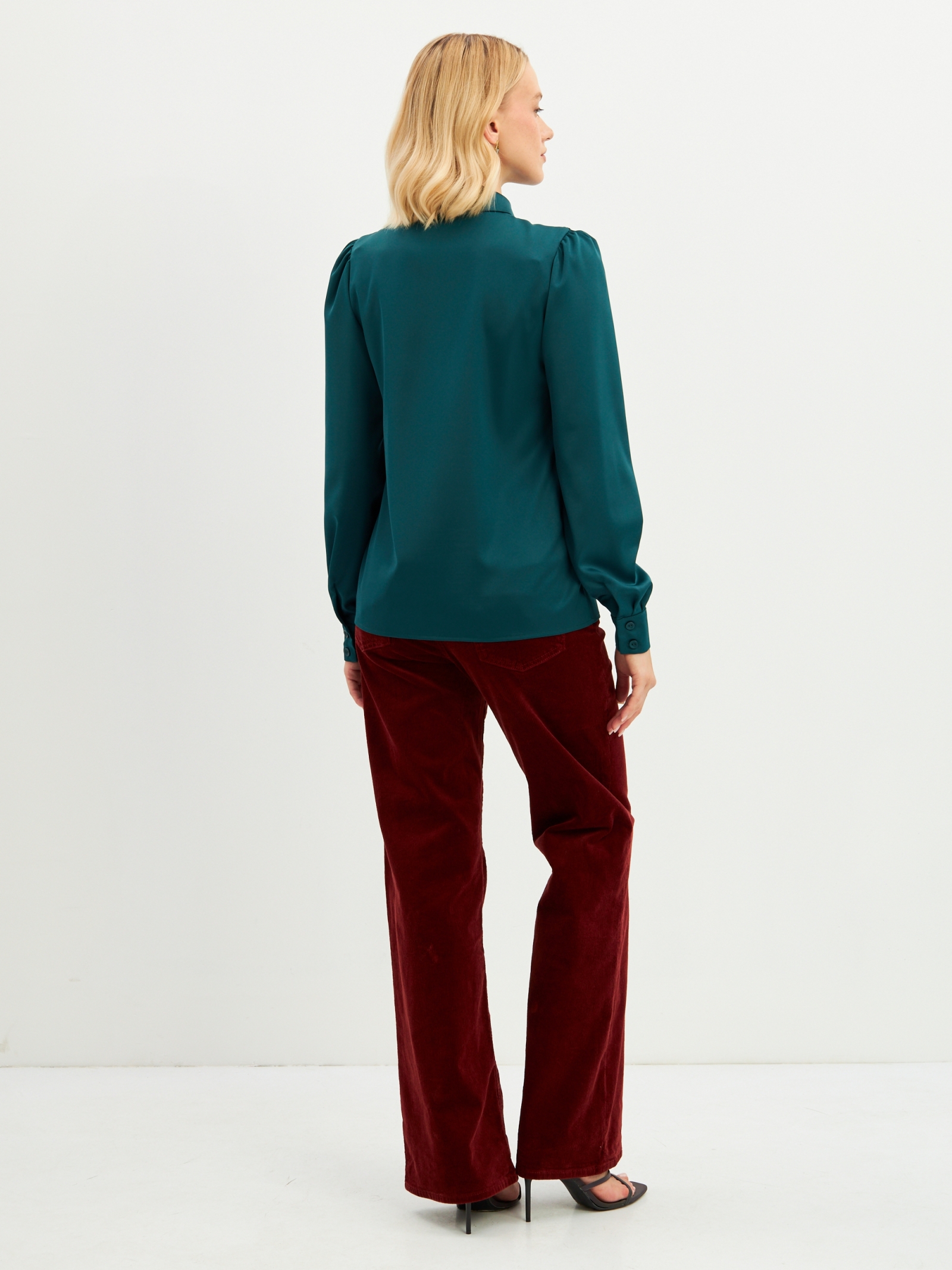 Блузка с кружевом на полочке OD-892-1 т.зеленый