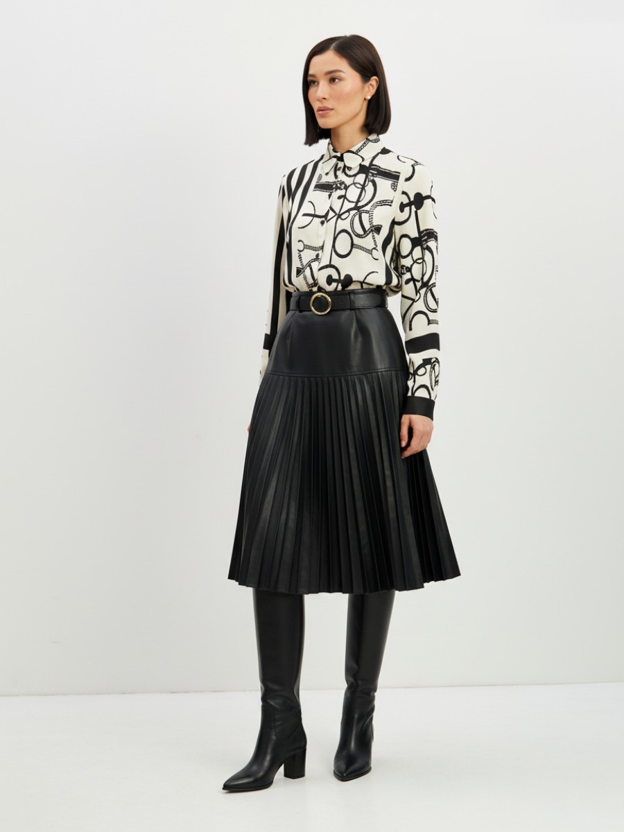 Блузка из атласной ткани  OD-887-1 черно-белая