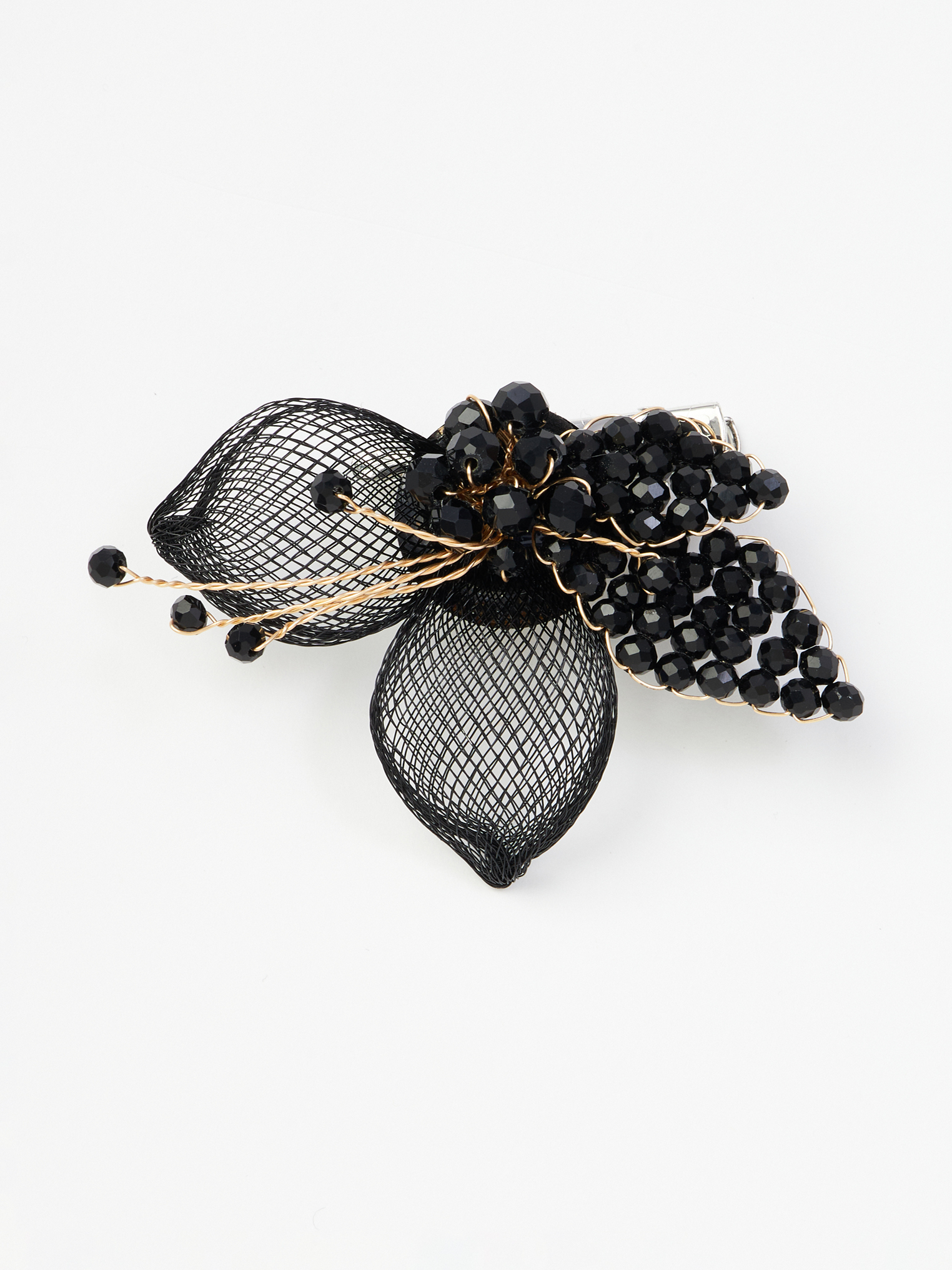 Брошь цветок из черной органзы и бисера