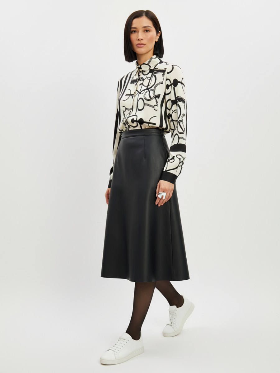 Блузка из атласной ткани  OD-887-1 черно-белая