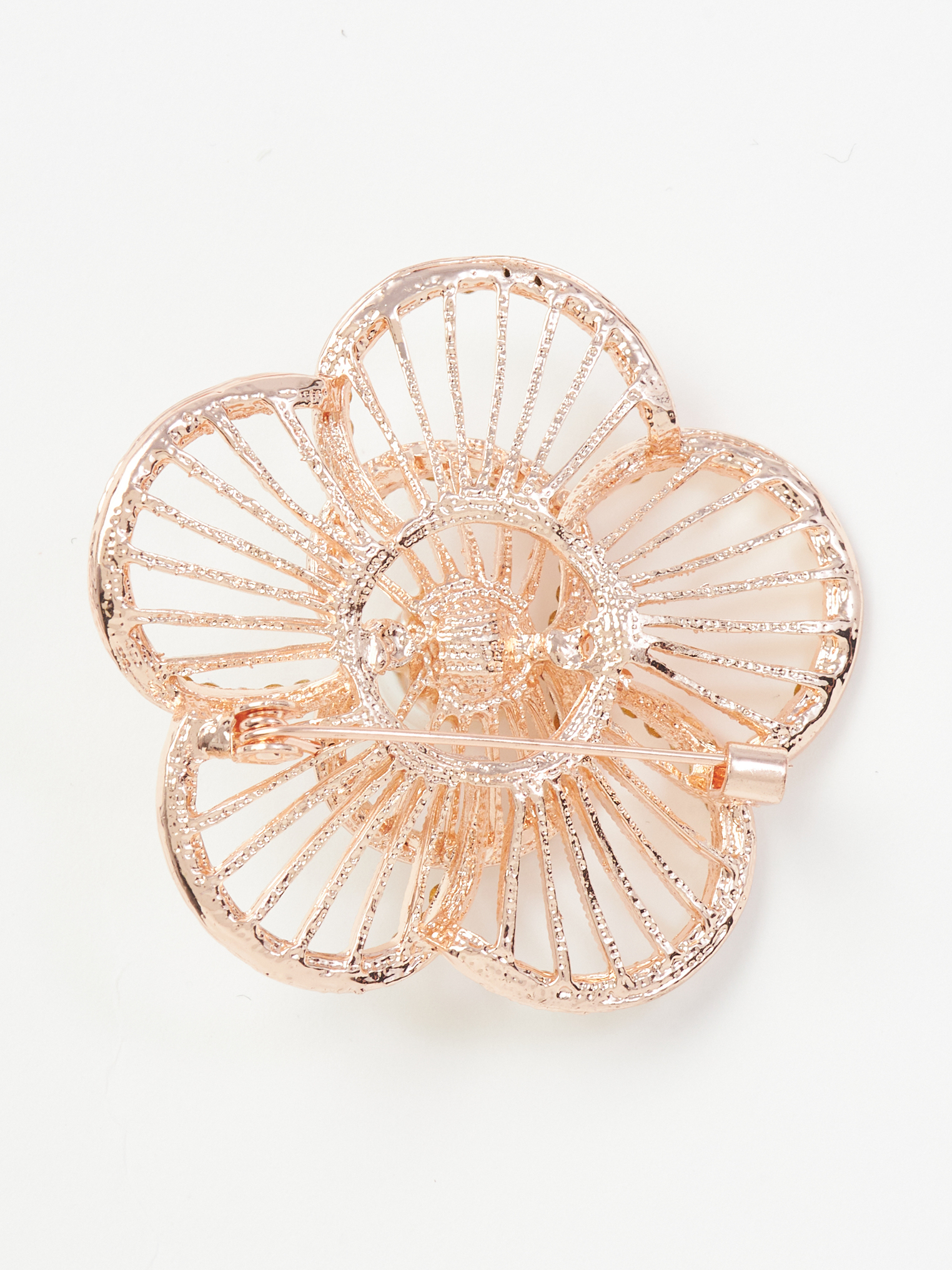 Брошь цветок с жемчужиной