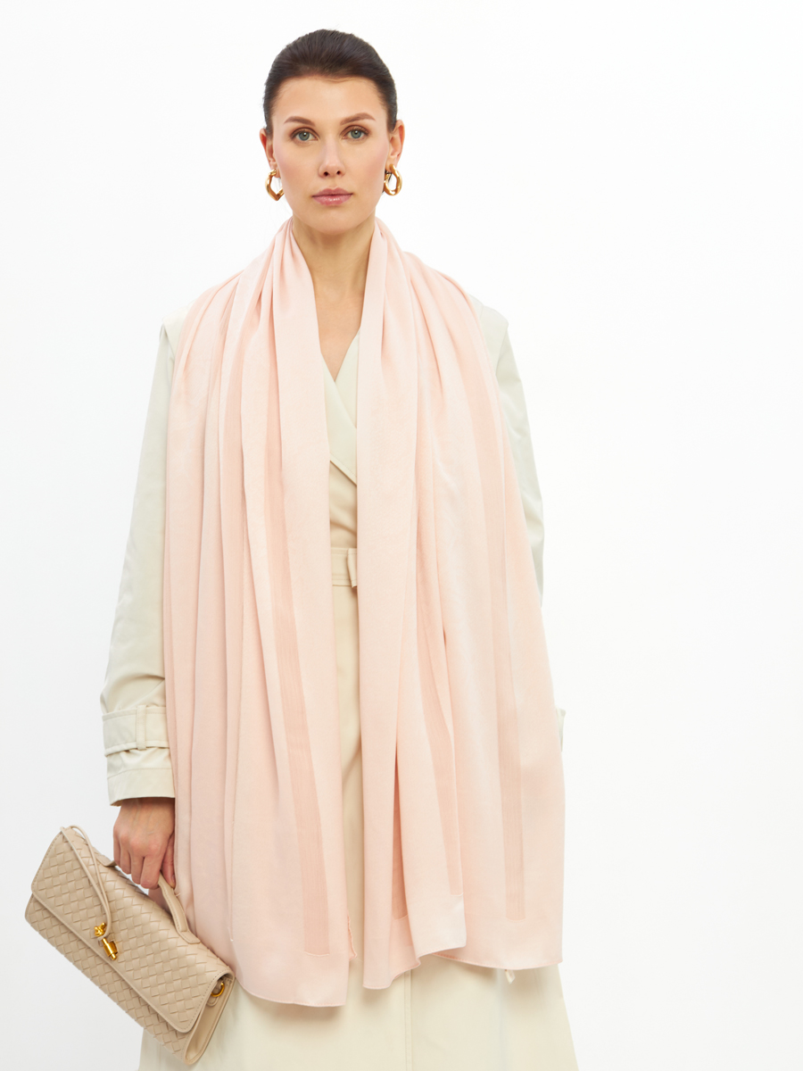 Палантин женский двухсторонний с деликатным диагональным принтом