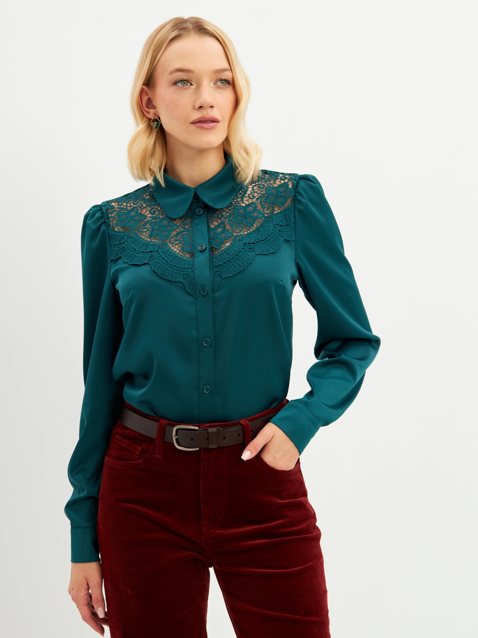 Блузка с кружевом на полочке OD-892-1 т.зеленый