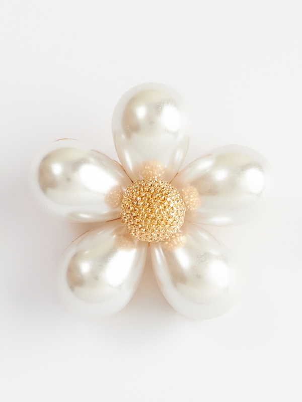 Брошь ромашка из жемчуга белая