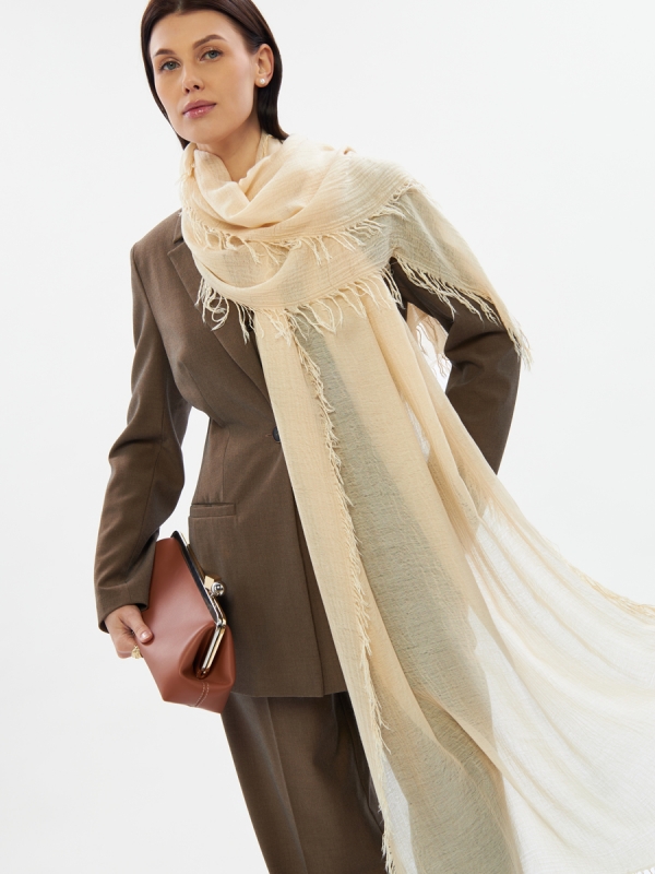 Палантин женский бежевый двусторонний из жатого шифона DRK-16-3