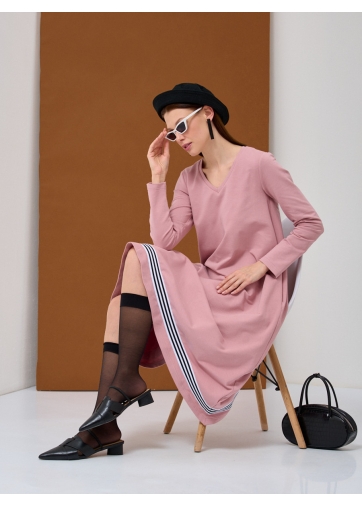 Платье трапециевидного силуэта с тесьмой