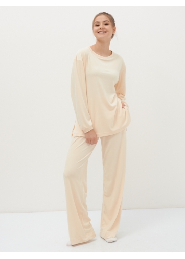 Костюм из велюра со свитшотом и брюками-палаццо