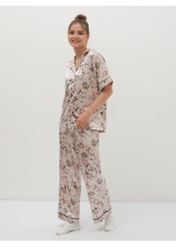 Костюм из армани-шелка с брюками и рубашкой