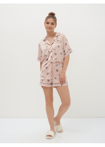 Костюм из армани-шелка с шортами и рубашкой