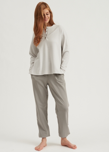 Лонгслив на пуговицах