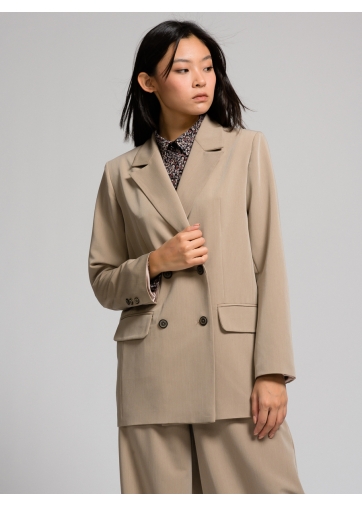 Пиджак прямого кроя