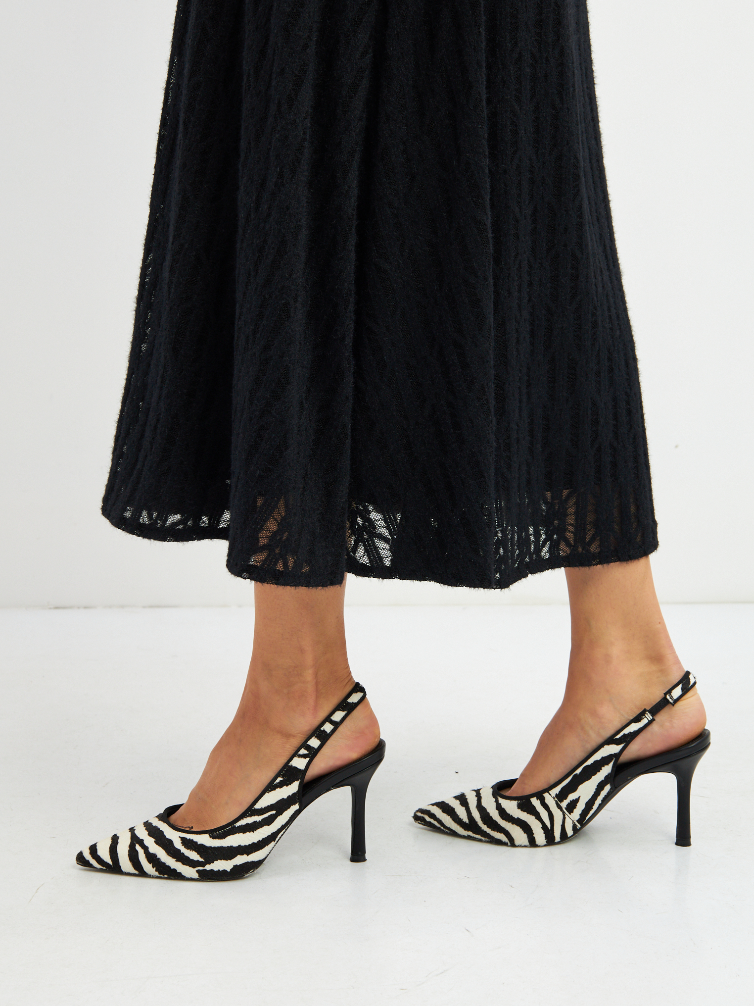 Платье из трикотажного кружева OD-904-2 черное