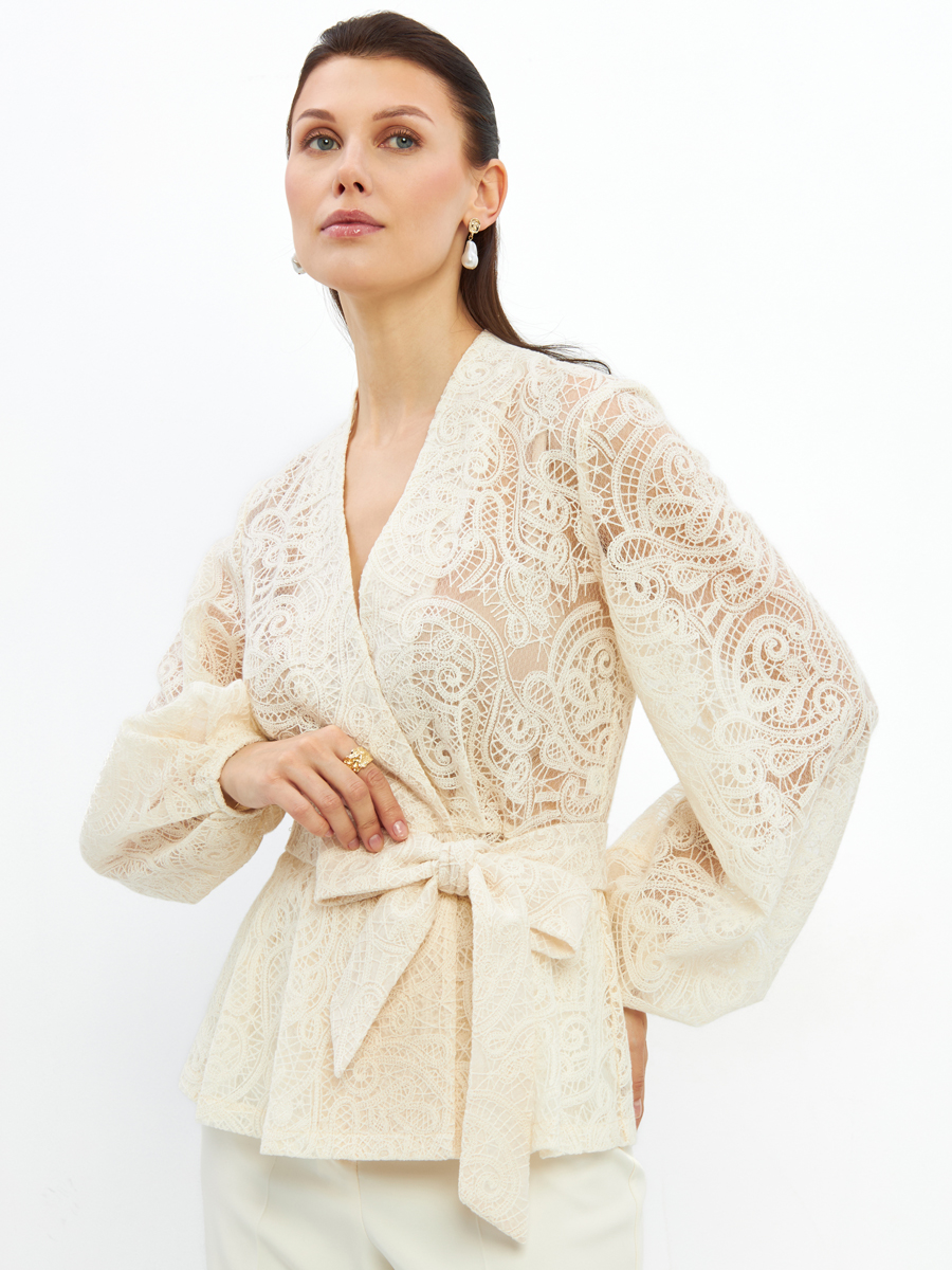 Блузка из кружева с баской и поясом, молочная