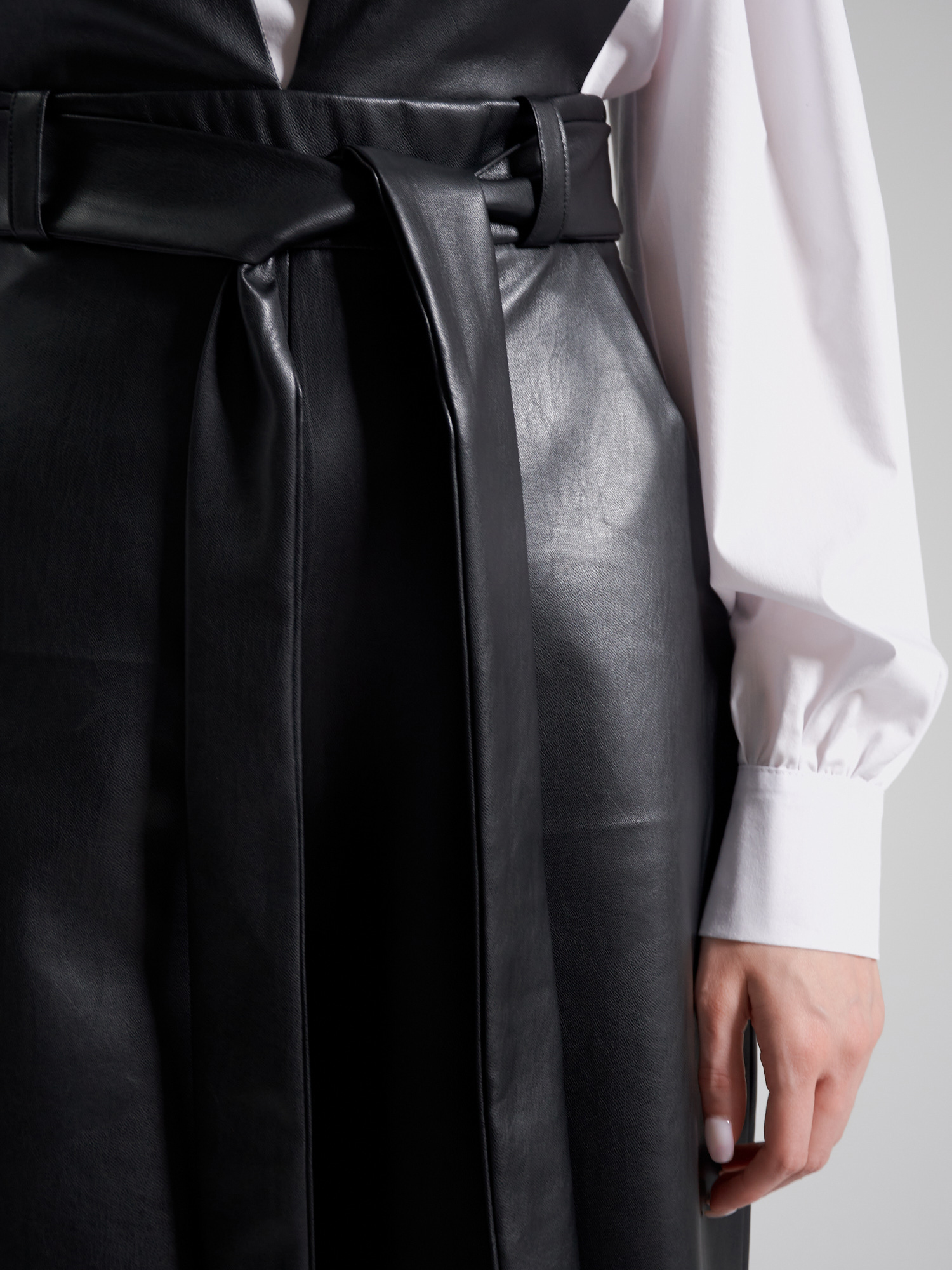 Комбинезон из эко-кожи OD-745-1 черный