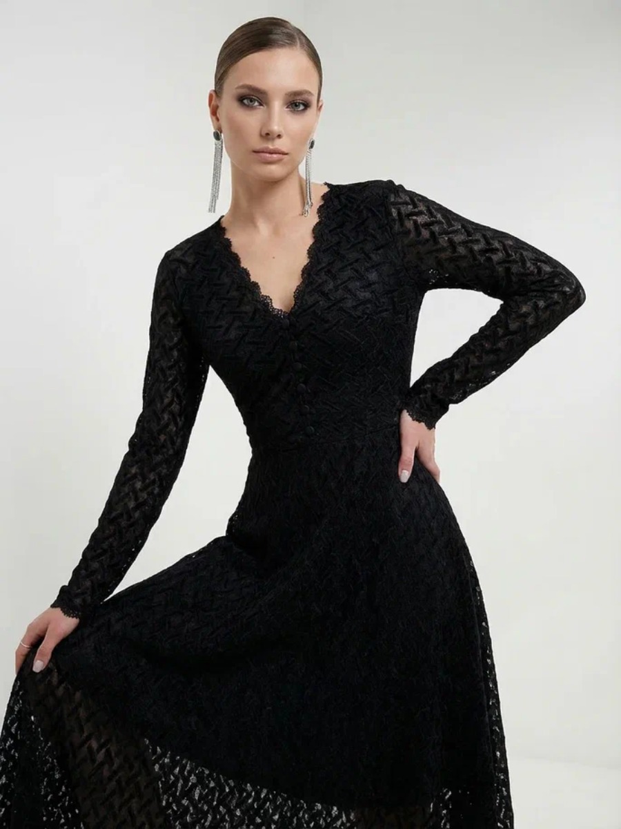 Платье из трикотажного кружева на подкладке с V-образным вырезом, черный, с фестонами