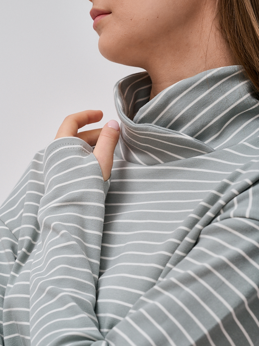 Лонгслив с принтом полоска с вырезами