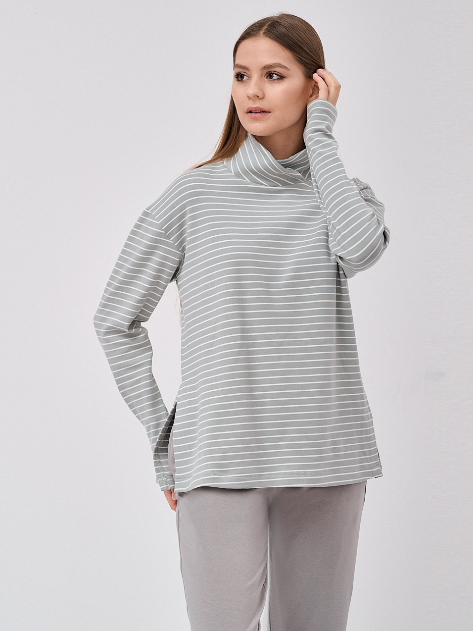 Лонгслив с принтом полоска с вырезами