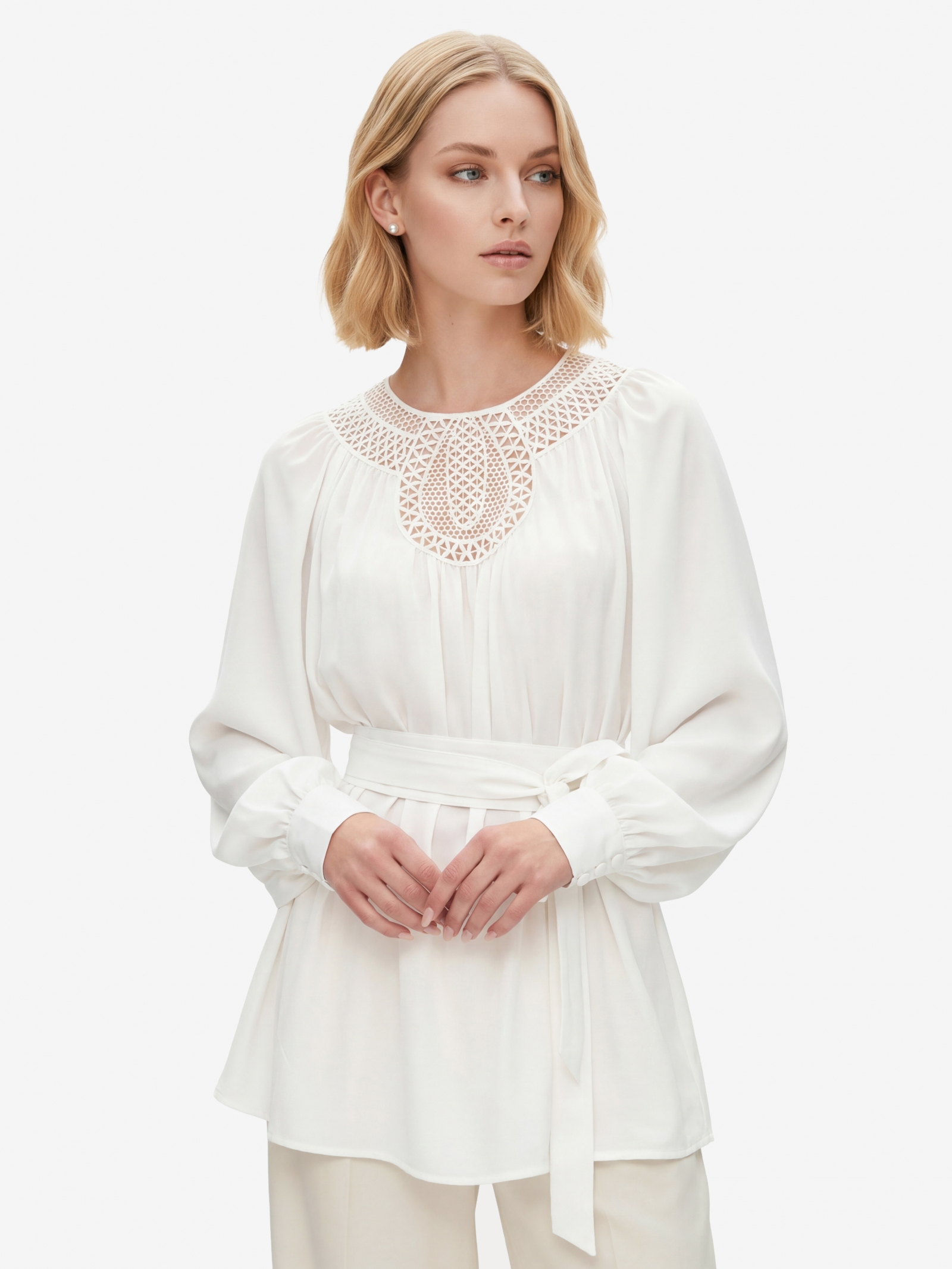 Блузка с кружевной вставкой и поясом-кушаком OD-1028-1 белый