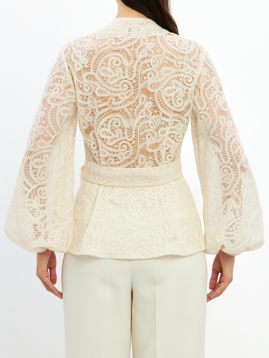 Блузка из кружева с баской и поясом, молочная