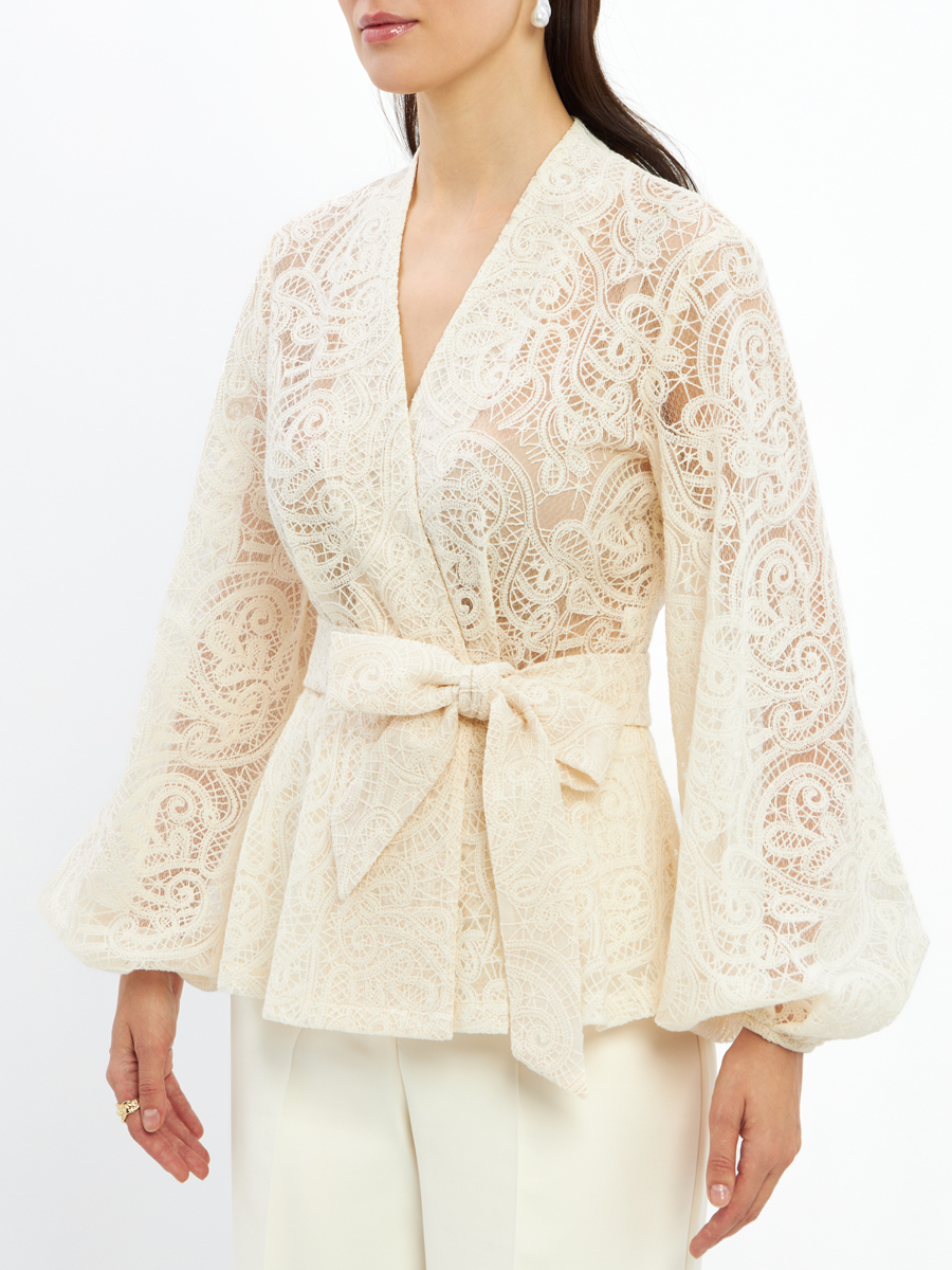 Блузка из кружева с баской и поясом, молочная