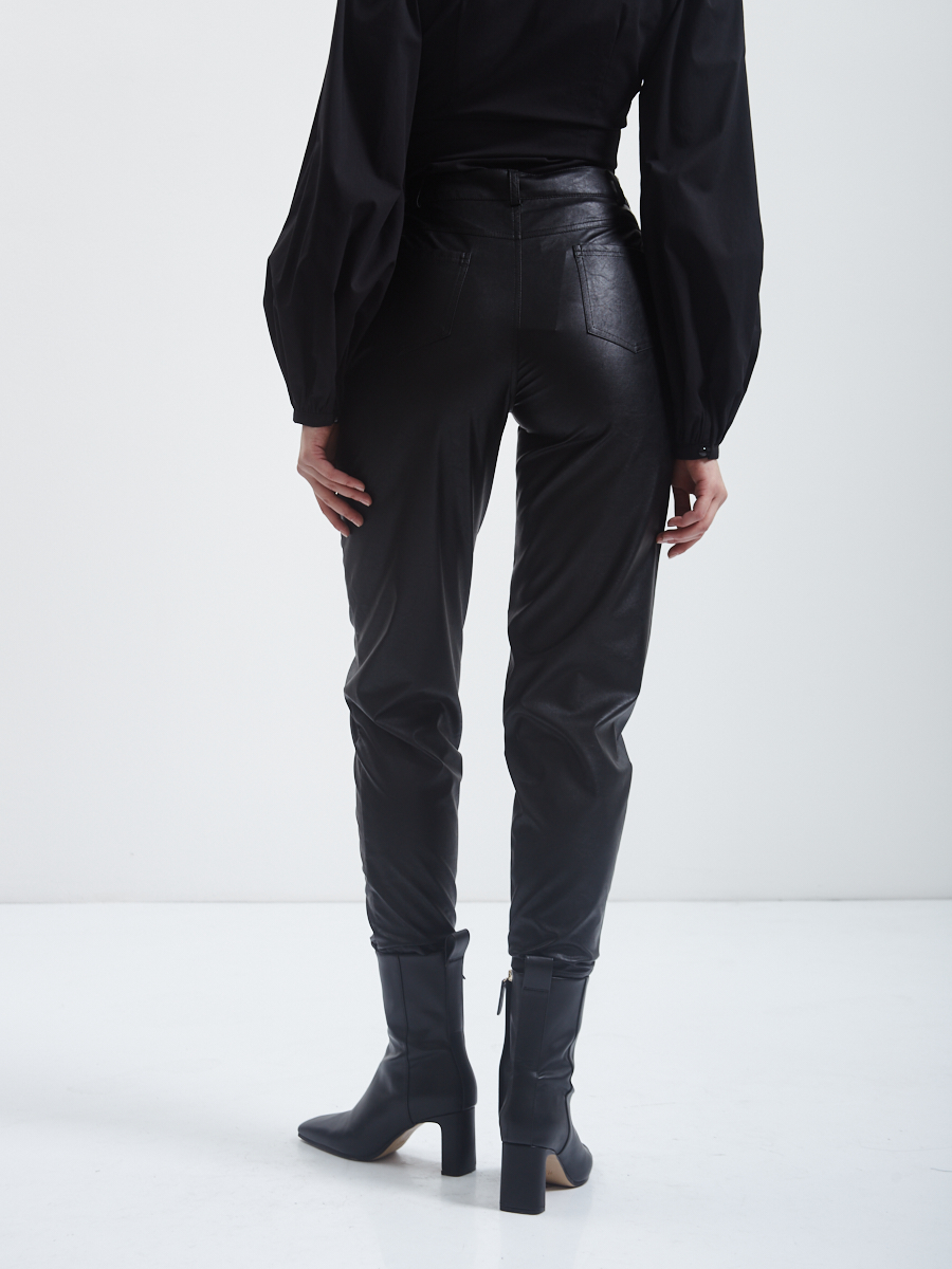 Брюки-бананы из эко-кожи