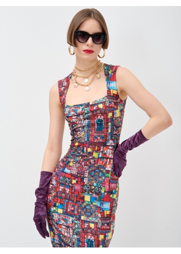 Платье с вырезом каре