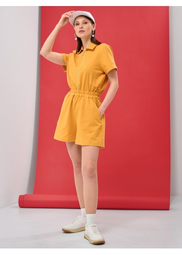 Комбинезон на молнии короткий