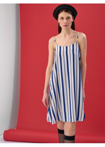 Платье-трапеция с открытоой спиной