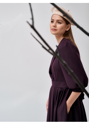 Платье из костюмной ткани на запах