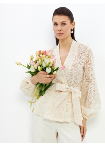 Блузка из кружева с баской и поясом, молочная