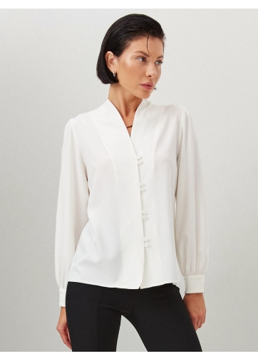 Блуза с вырезом  